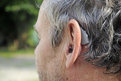 Слуховые аппараты сократили риск деменции