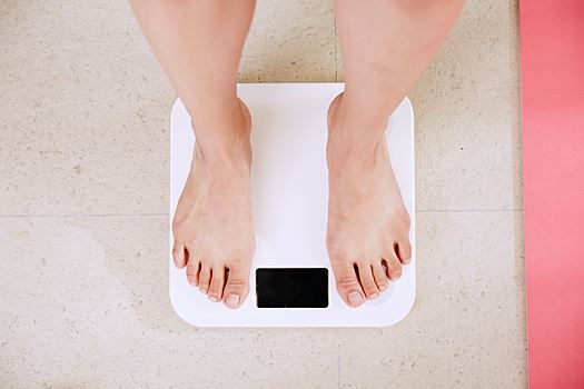 4 проблемы со здоровьем, которые влияют на набор веса