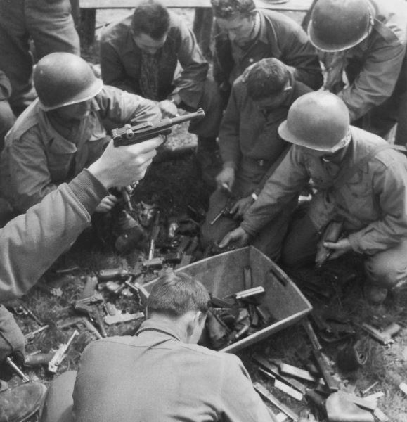 Послевоенное использование пистолетов, произведённых и разработанных в нацистской Германии